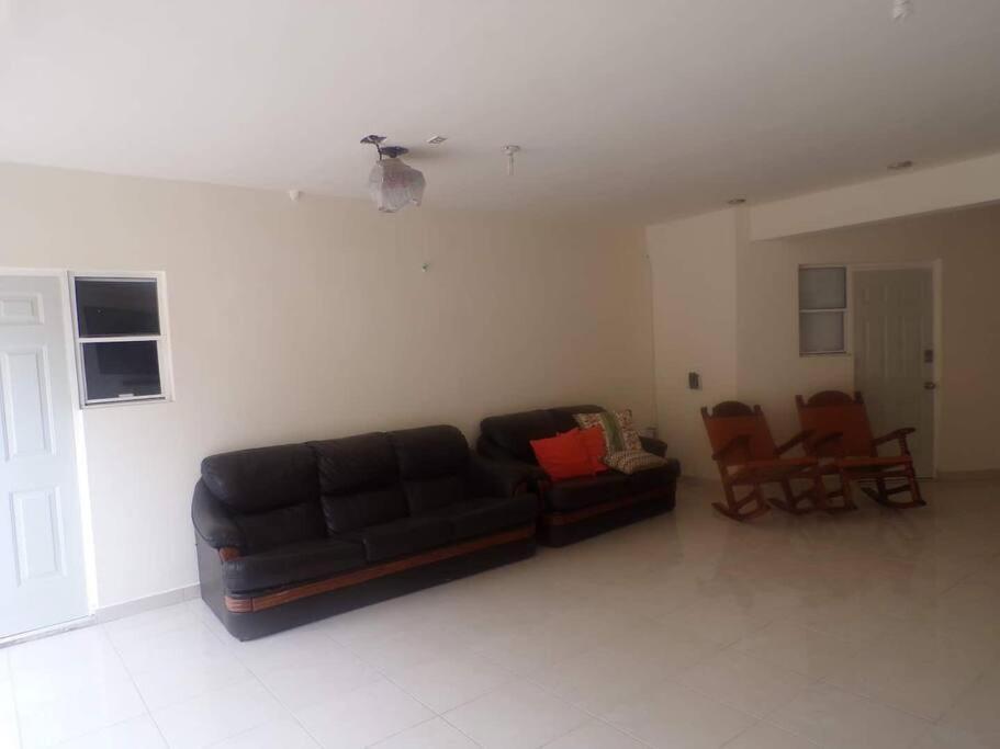 Departamento 22 Centrico,Cerca De Los Destinos Clave, Cas, Consulado, Centro De Gobierno Y Galerias Mall Ермосільо Екстер'єр фото